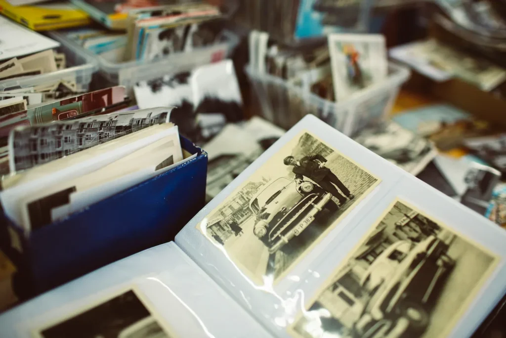Alte schwarz-weiss-Fotografien für historische Familienforschung